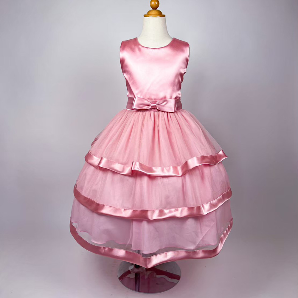 3段フリルボリュームピンクドレス
