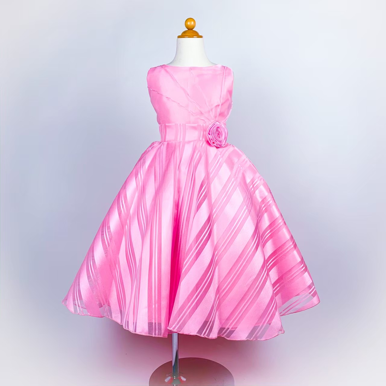 ストライプピンクドレス